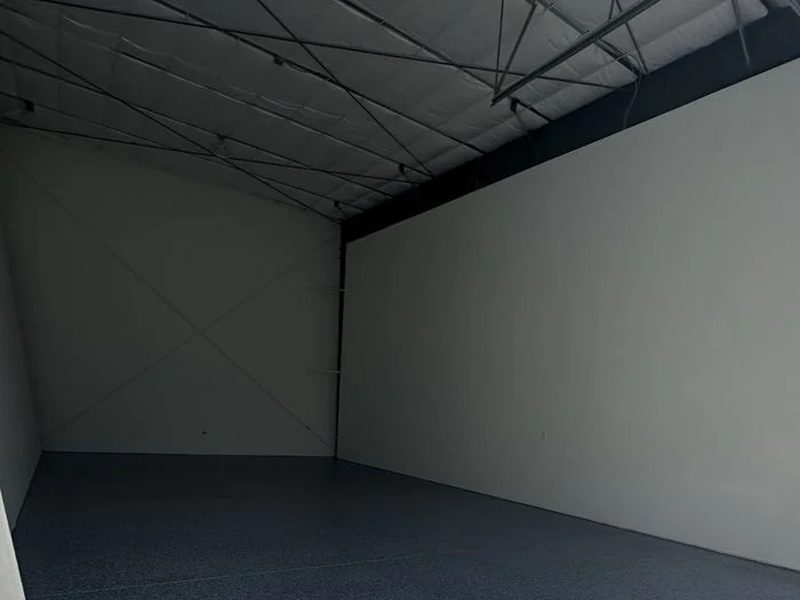 Commercial epoxy floor coating with flake broadcast Southern Utah